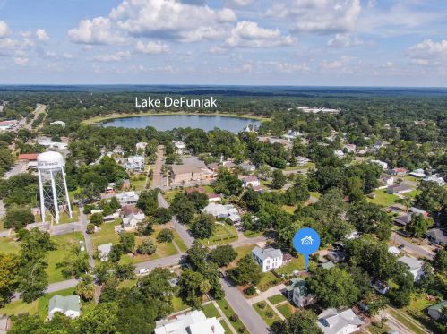 98 Live Oak Ave, Defuniak Springs FL  32435-2383 exterior