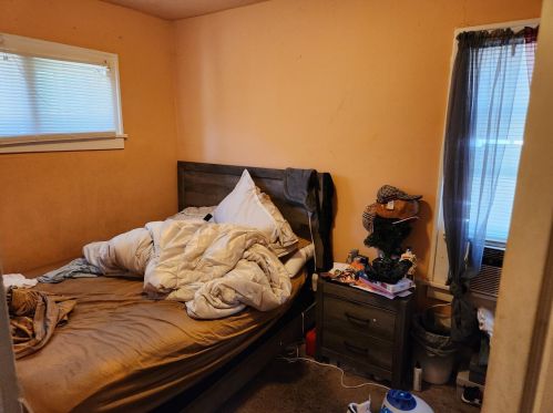 1956 Wood St, Meskegon MI 49442-5716 exterior