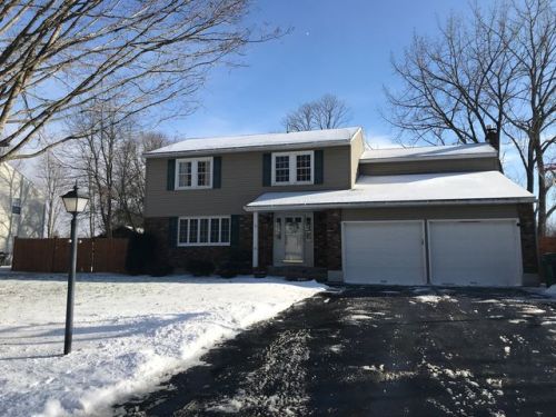 16 Hillside Dr, Schenectady NY  12302-2715 exterior