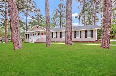 3190 Rockview Dr, Lithonia GA  30038-3029 exterior