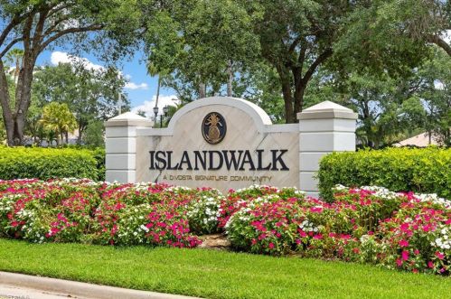 2934 Gilford Way, Naples FL 34119-7523 exterior