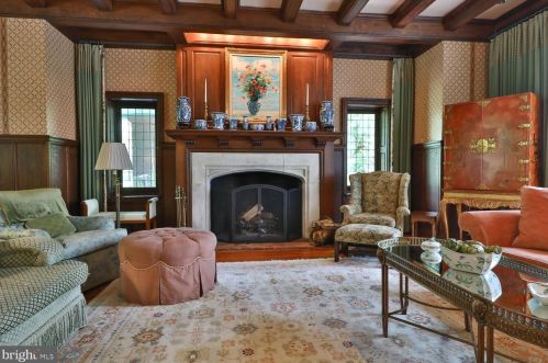 455 Chestnut Hill Ave, Philadelphia PA 19118-2712 exterior