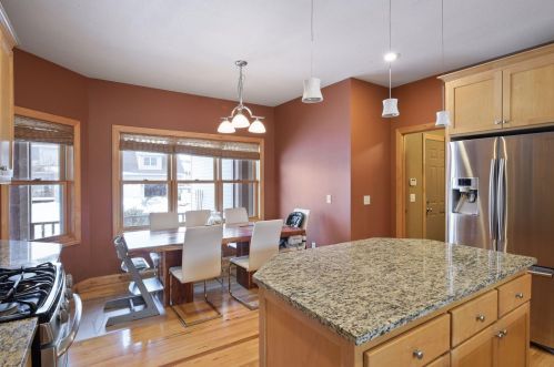 2479 Grey Eagle Cir, Saint Paul MN 55129-6221 exterior