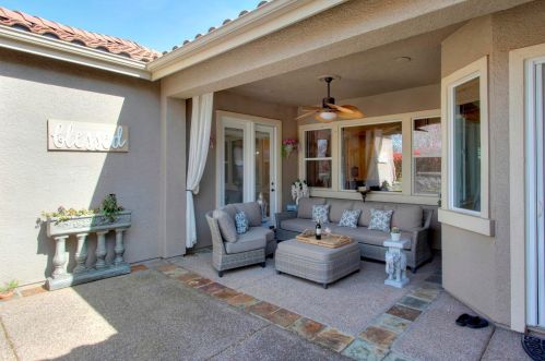 1086 Souza Dr, Folsom CA 95762-7556 exterior