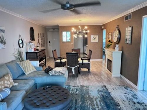 710 7th St, Boynton Beach, FL 33435-3946