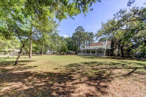 12216 Twin Br Acres Rd, Tampa FL 33626-3711 exterior