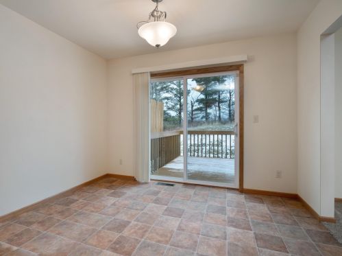 1953 Wild Oak Dr, Manitowoc WI 54220 exterior