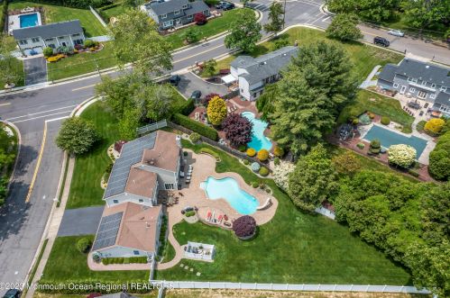 3 Georgian Bay Dr, Morganville NJ 07751-1352 exterior