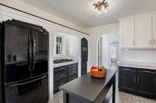 4875 Alder Dr, San Diego CA  92116-2325 exterior