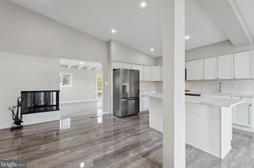 4000 Javins Dr, Alexandria VA  22310-2037 exterior