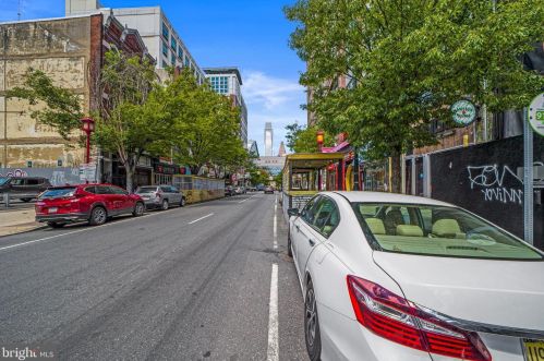 1027 Arch St, Philadelphia PA 19107-2317 exterior