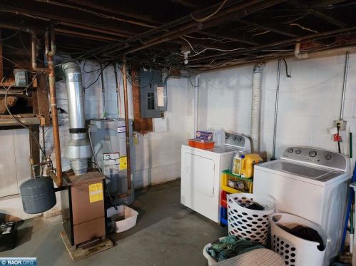 503 41 St, Hibbing MN  55746-3282 exterior