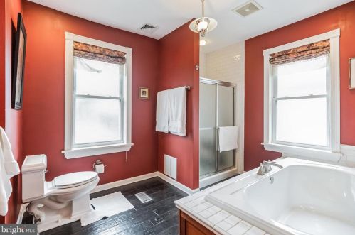 124 Smt Ave, Tavistock NJ 08033-3315 exterior