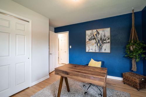 8934 Seneca Rd, Milwaukee WI 53217-2331 exterior