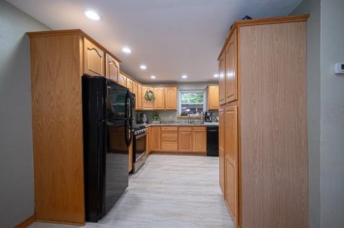 265 Burch Dr, Moon Twp PA  15108-3113 exterior