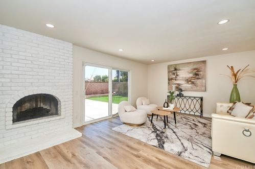 17522 Medford Ave, Tustin CA  92780-1922 exterior