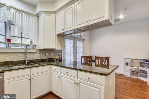 337 Fayette St, Alexandria VA 22314-2201 exterior