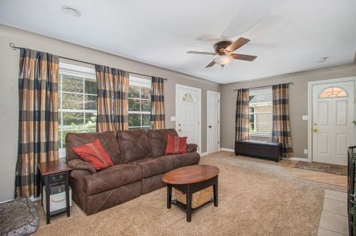 8551 Riverview Dr, Kalamazoo MI 49004-8612 exterior