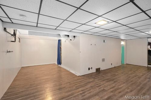 1355 Aberdeen St, Grand Rapids MI 49505-3824 exterior