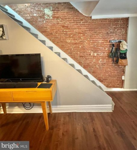 2320 Manning St, Philadelphia PA  19103-5538 exterior