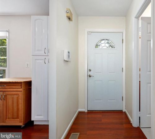 11930 Bargate Ct, Rockville, MD 20852-4117