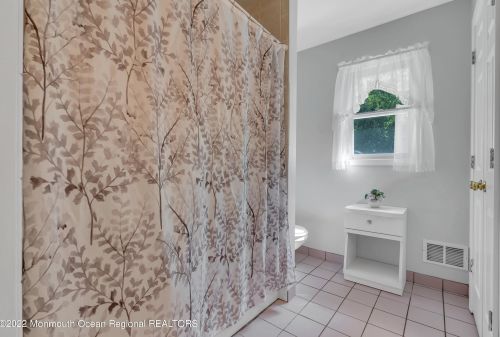 5 Dickens Ct, Jackson Twp NJ  08527-2844 exterior