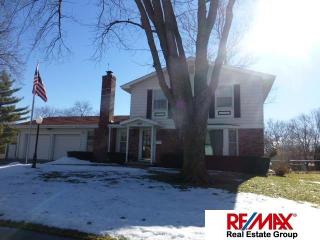 807 Hogan Dr, Omaha NE  68046-2122 exterior