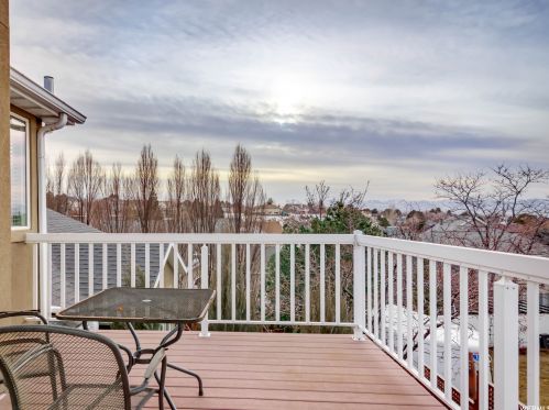 8616 Cima Dr, Sandy UT 84093-7060 exterior