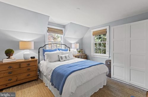 5206 Abingdon Rd, Bethesda MD 20816-1835 exterior