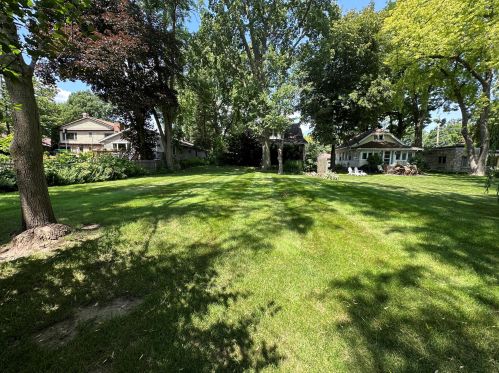 5642 Riv Frst Dr, Milwaukee WI 53209-4520 exterior