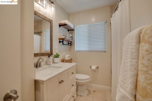 3978 Mulberry Dr, Concord CA 94519-1216 exterior