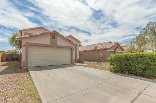 6533 Chickasaw St, Phoenix, AZ 85043-5754