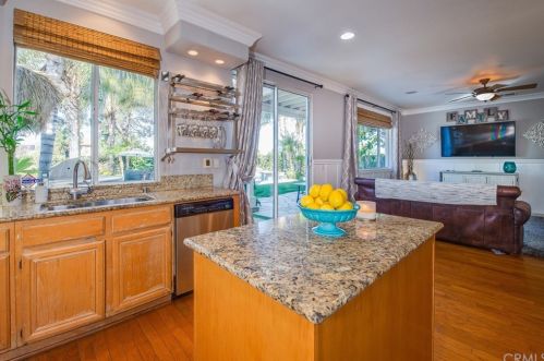 11307 Brookfall Ct, Riverside CA 92505-5135 exterior