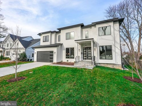 1422 Mayflower Dr, Mc Lean VA 22101-5615 exterior