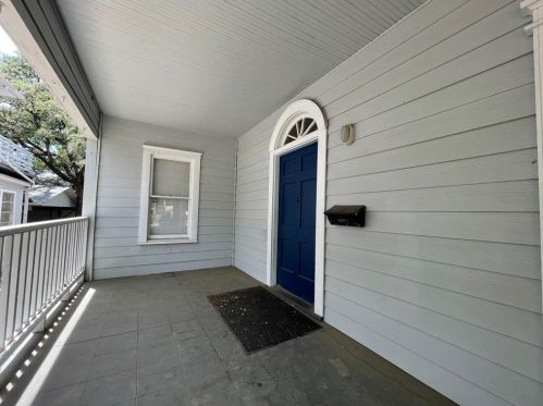 1904 David St, Austin TX  78705-5312 exterior