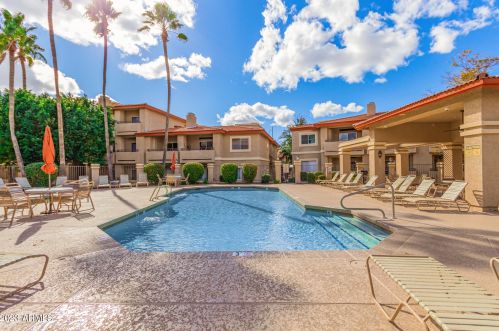 10410 Cave Creek Rd, Phoenix AZ 85020-1644 exterior