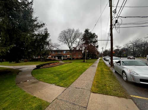 1109 Derby Rd, Bham MI 48009-5802 exterior