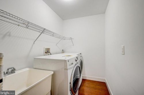 985 6th St, Philadelphia PA  19123-1405 exterior