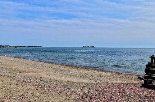 157 Naugatuck Ave, Milford CT 06460-6040 exterior