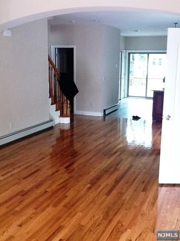 411 Morningside Ave, Fairview NJ  07022-1108 exterior