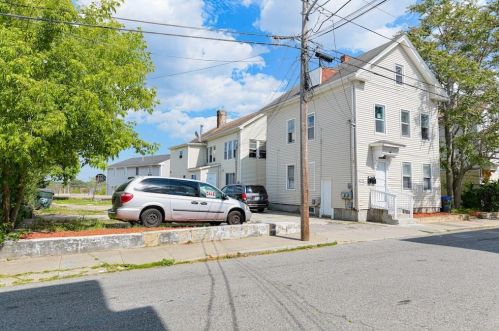 35 Grape St, Providence, RI 02908-2440