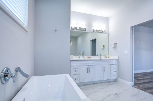 2710 Braddock St, Tampa FL  33607-6828 exterior