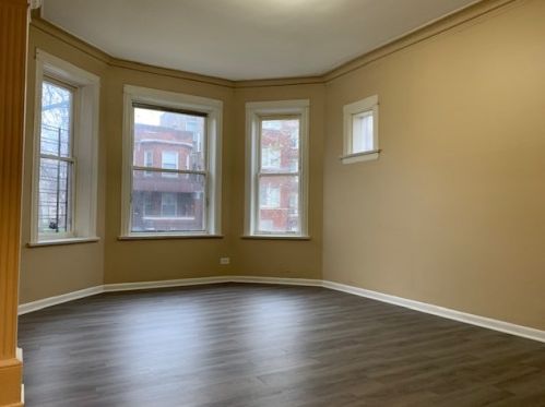 6040 Eberhart Ave, Chicago IL 60637-2404 exterior