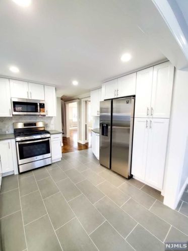 288 Larch Ave, Dumont NJ 07628-1300 exterior