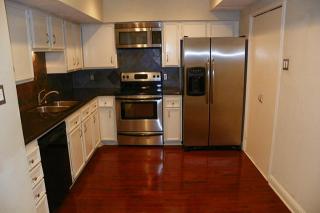 2068 Augusta Dr, Houston TX  77057-3751 exterior