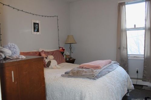 148 Grv St, Torrington CT 06790-5025 exterior