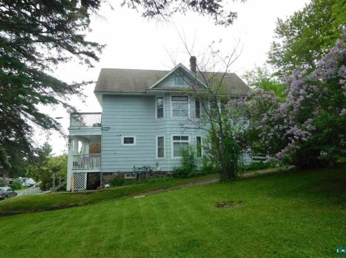 1105 4 St, Duluth MN 55805-1732 exterior