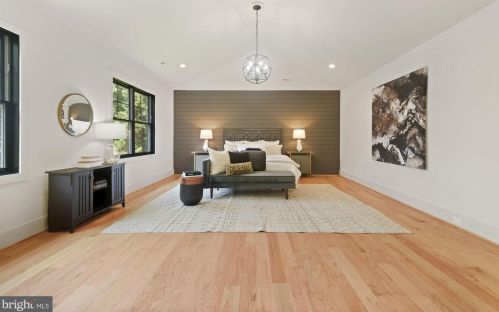 6516 Beverly Ave, Mc Lean VA 22101-5222 exterior