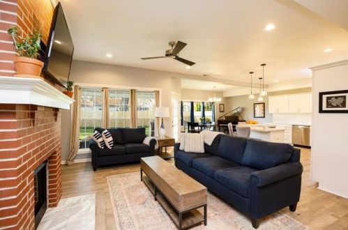 714 Lee Avenue Ext, Pittsburgh, PA 15237-1942