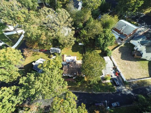 9 Birch Dr, Huntington Station NY 11746-3003 exterior